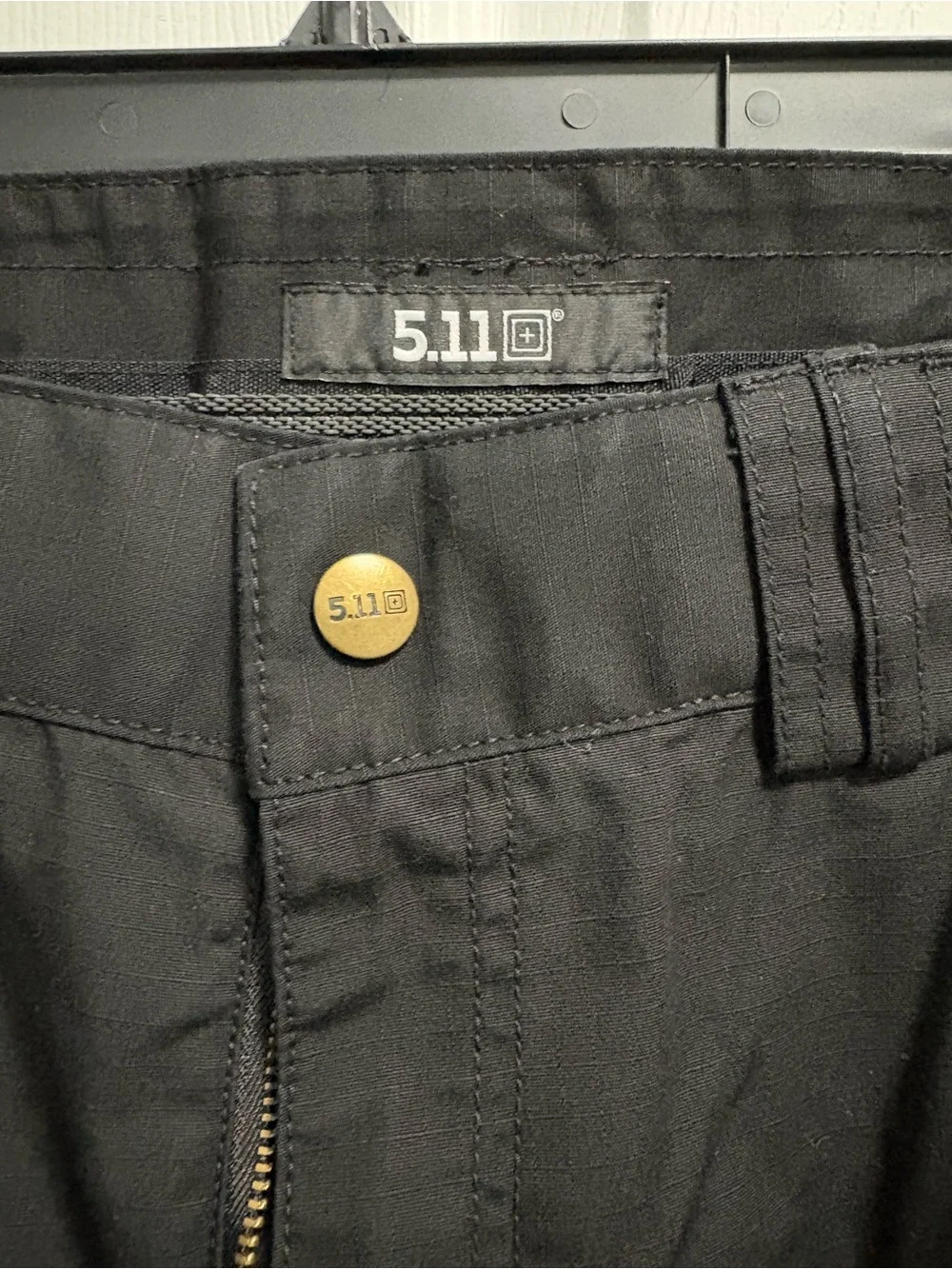 5.11 Tactical Men's Black Cargo Pants with Multi-Pocket Utility NWOT - Picture 2 of 4